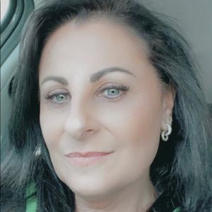 Meet your Posher, Gina 💕